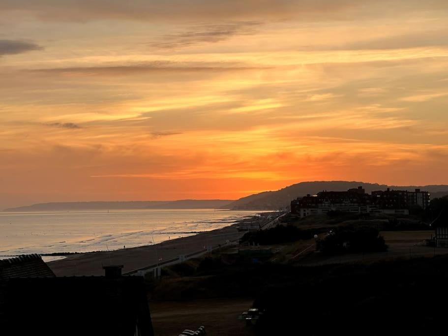 Sur La Plage / Enjoy The Beach Apartment Cabourg Exterior photo
